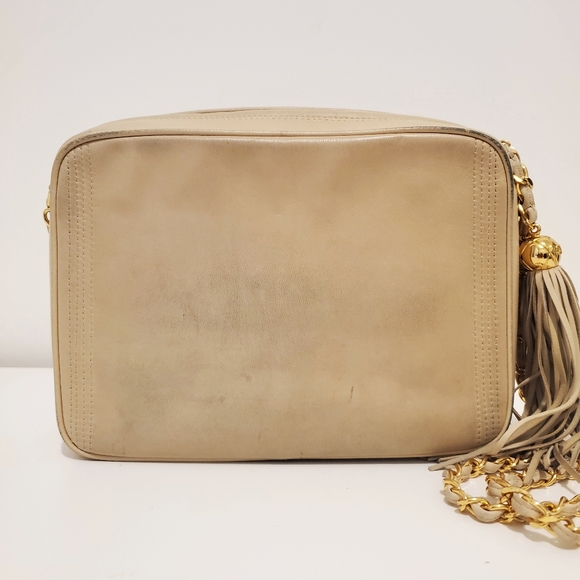 CHANEL VINTAGE CAMERA BAG (100% authentic) - Picture 4 of 12